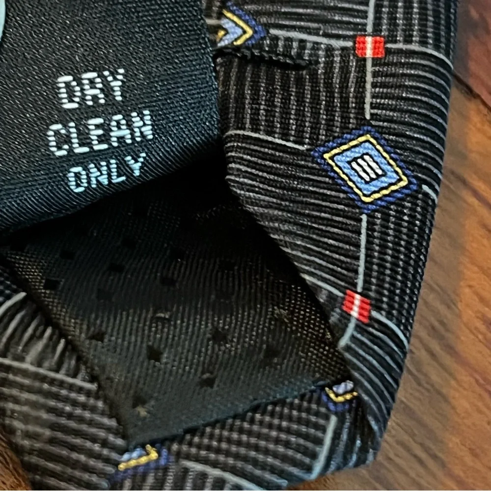 Boys J. Khaki 100% Silk Blue Geometric Pattern Neck Tie 52.5
